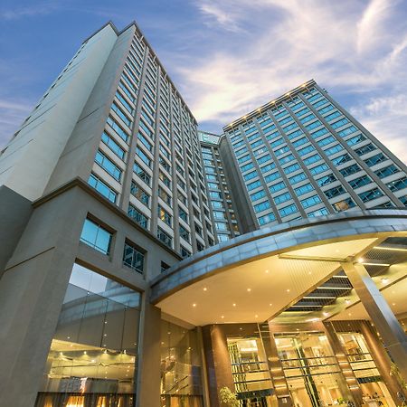 Eastin Hotel Kuala Lumpur Petaling Jaya Buitenkant foto The hotel's main entrance
