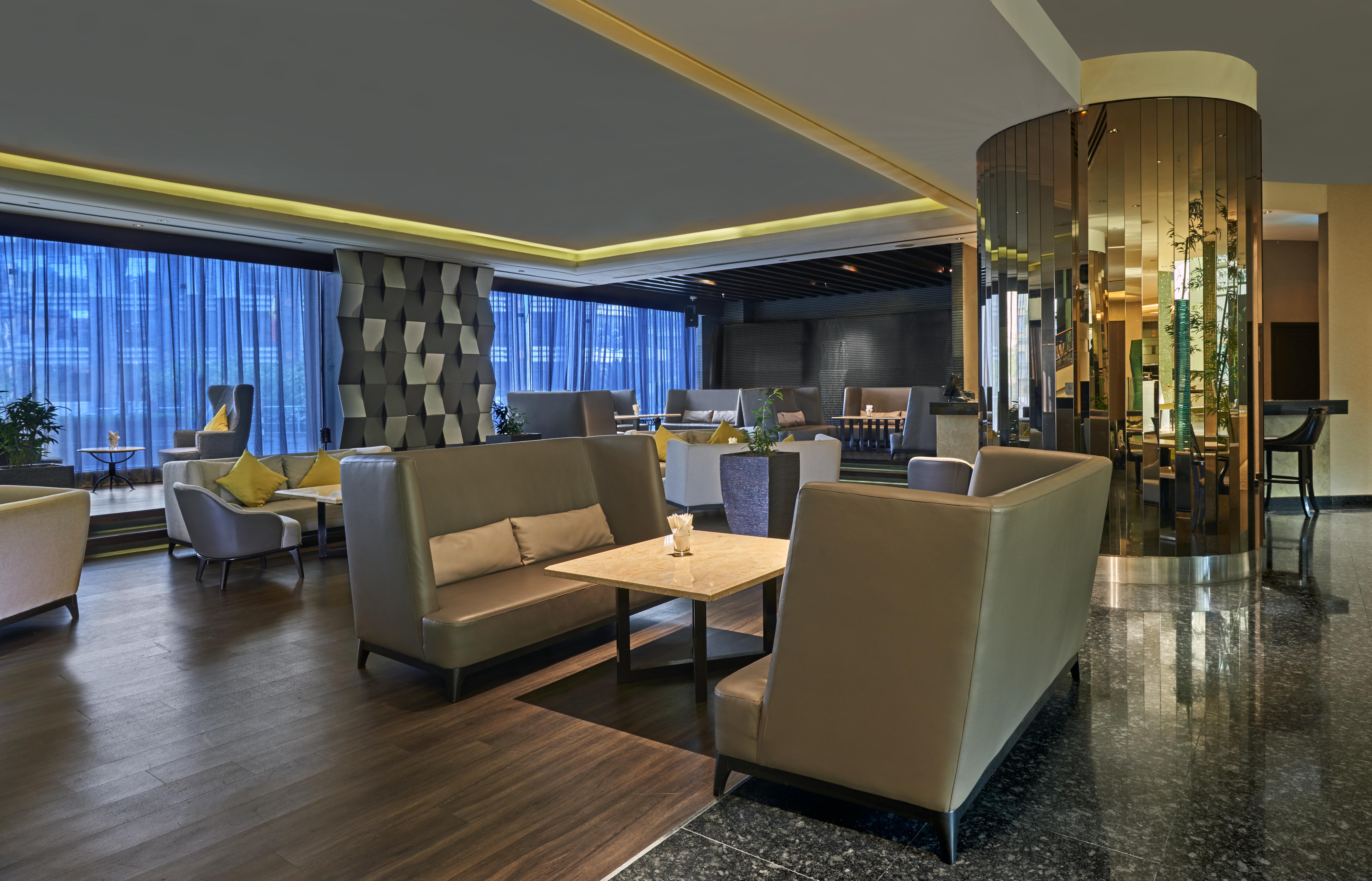 Eastin Hotel Kuala Lumpur Petaling Jaya Buitenkant foto The Lounge at the airport