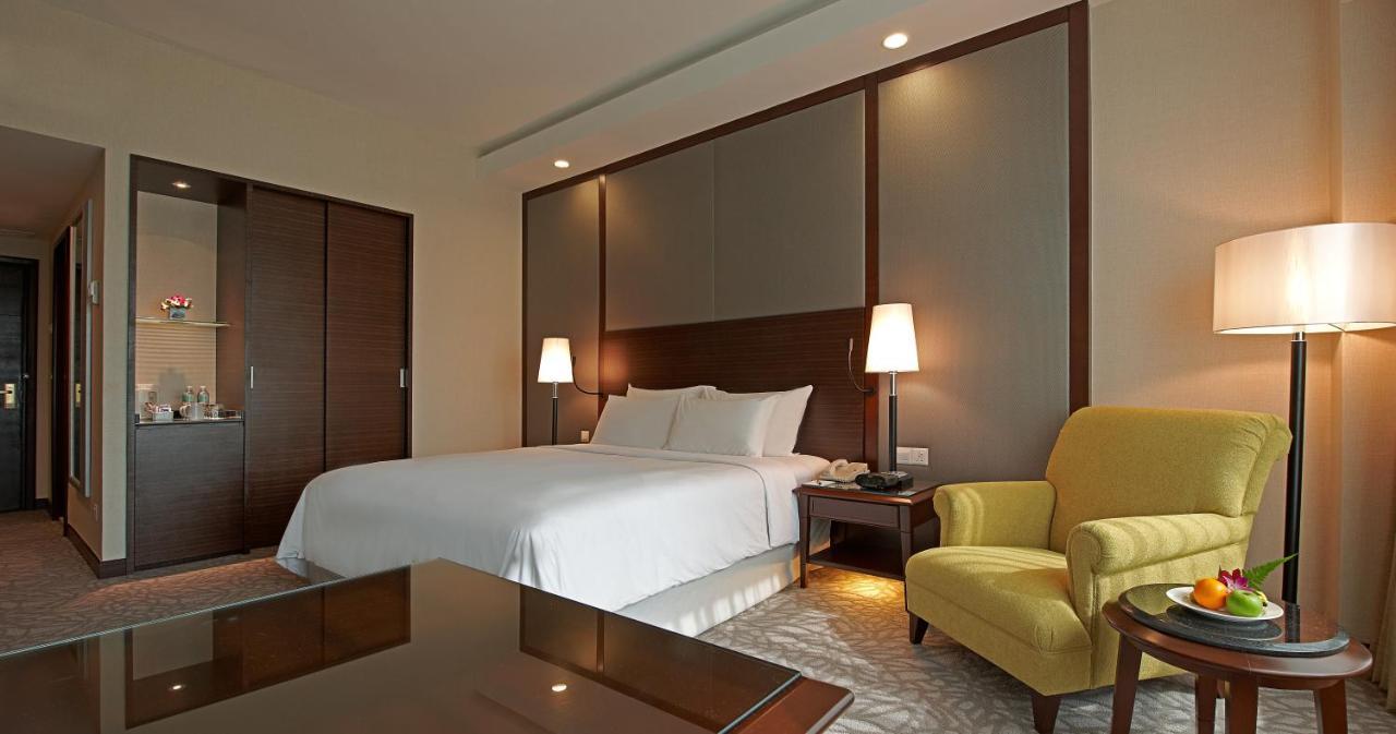 Eastin Hotel Kuala Lumpur Petaling Jaya Buitenkant foto Deluxe Room