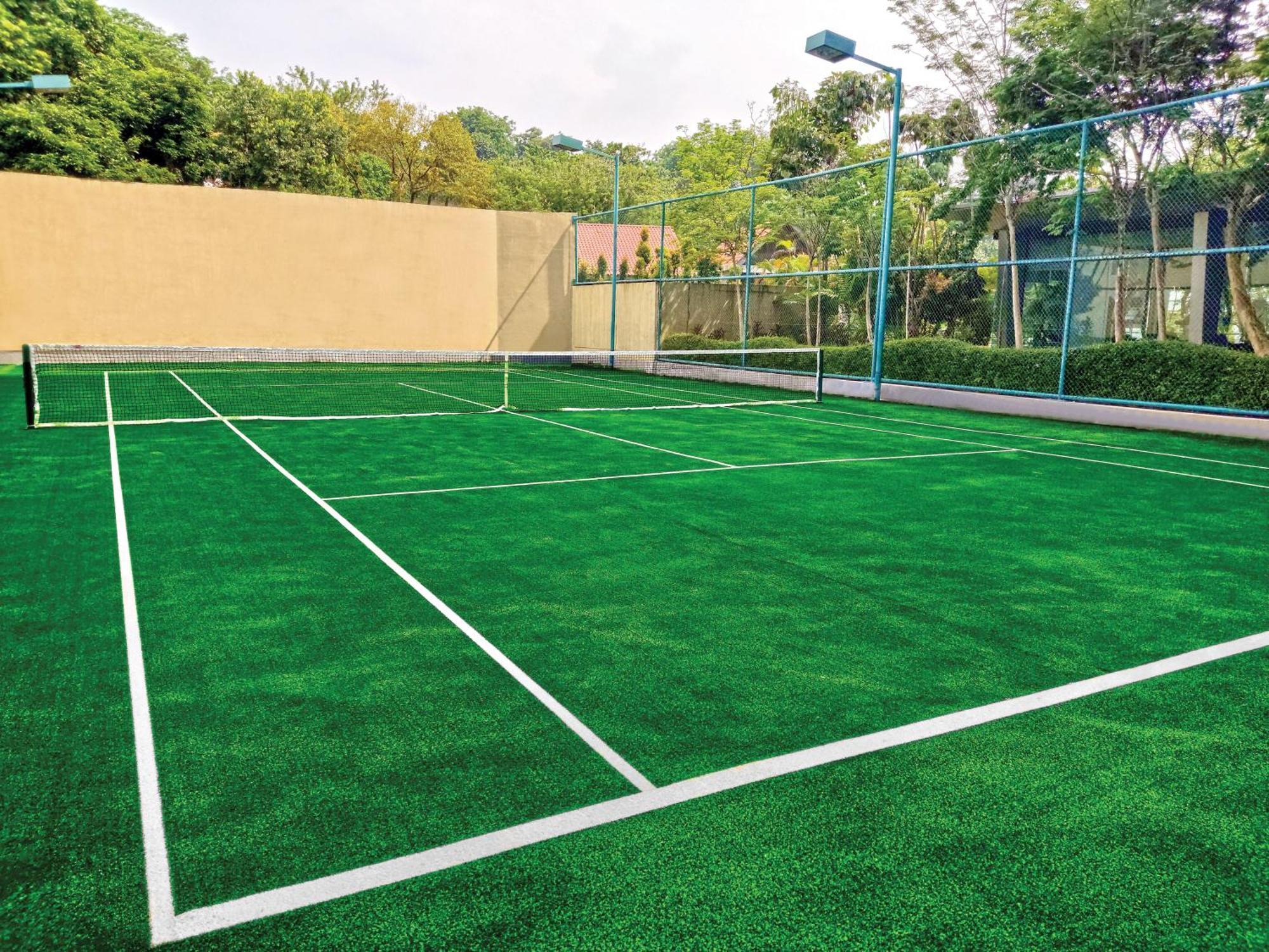 Eastin Hotel Kuala Lumpur Petaling Jaya Buitenkant foto Tennis court