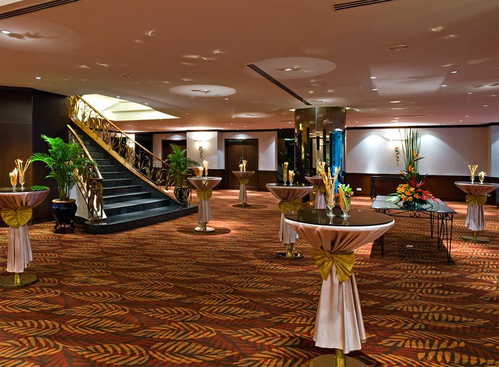 Eastin Hotel Kuala Lumpur Petaling Jaya Buitenkant foto The Grand Ballroom