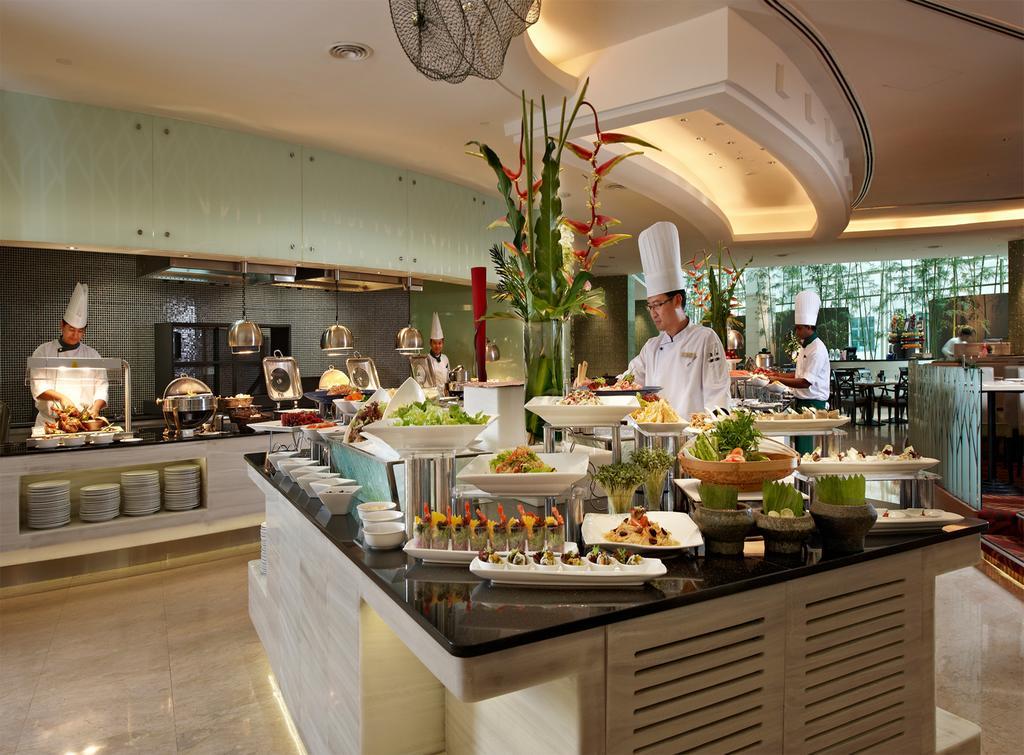Eastin Hotel Kuala Lumpur Petaling Jaya Buitenkant foto A buffet at a hotel