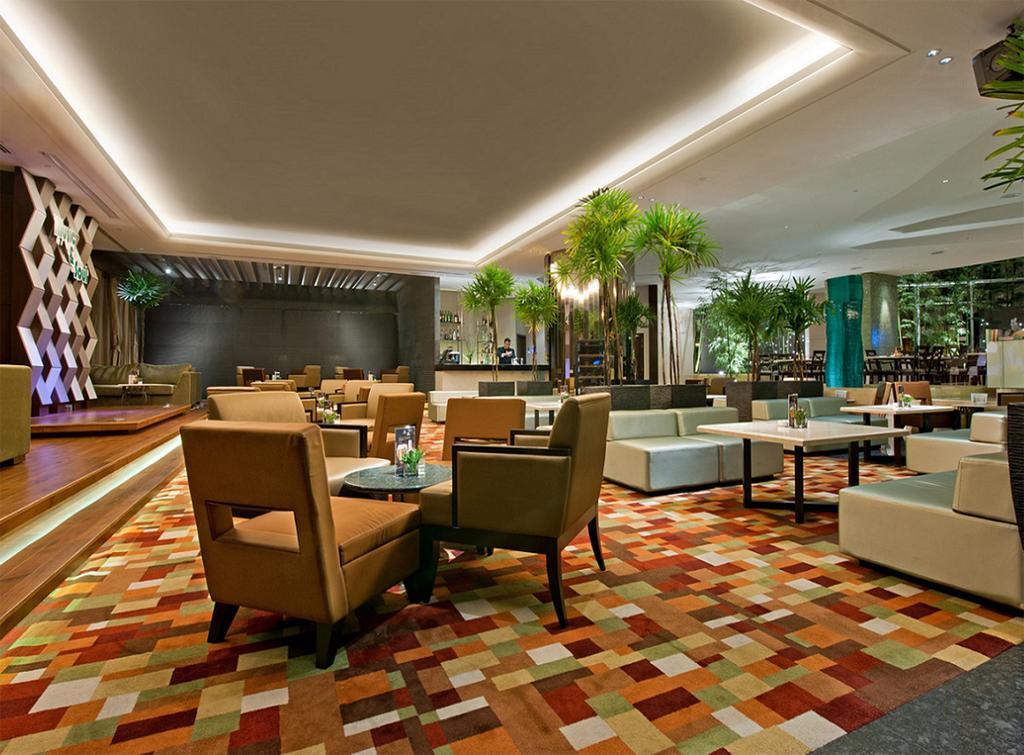 Eastin Hotel Kuala Lumpur Petaling Jaya Buitenkant foto The lobby of the hotel