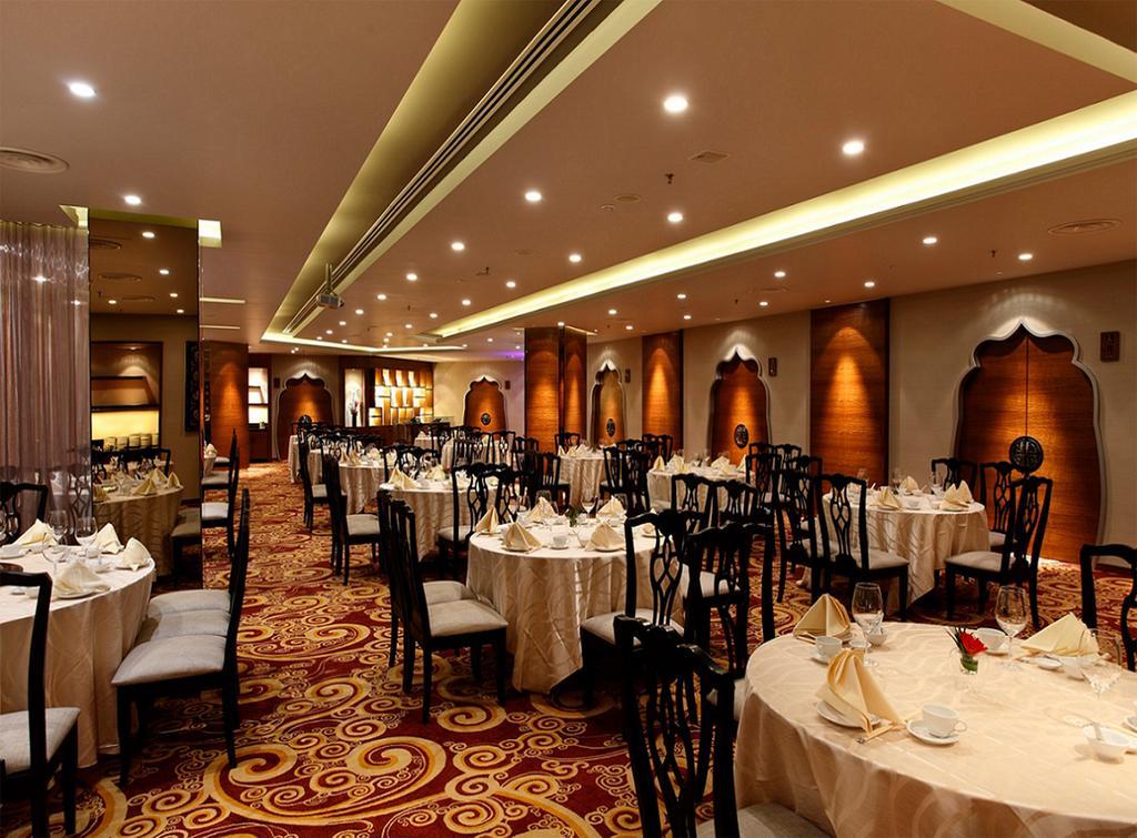 Eastin Hotel Kuala Lumpur Petaling Jaya Buitenkant foto The interior of the restaurant