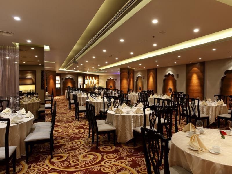 Eastin Hotel Kuala Lumpur Petaling Jaya Buitenkant foto Interior of the restaurant